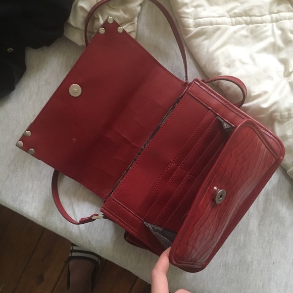 Red purse - Picture 3 of 4